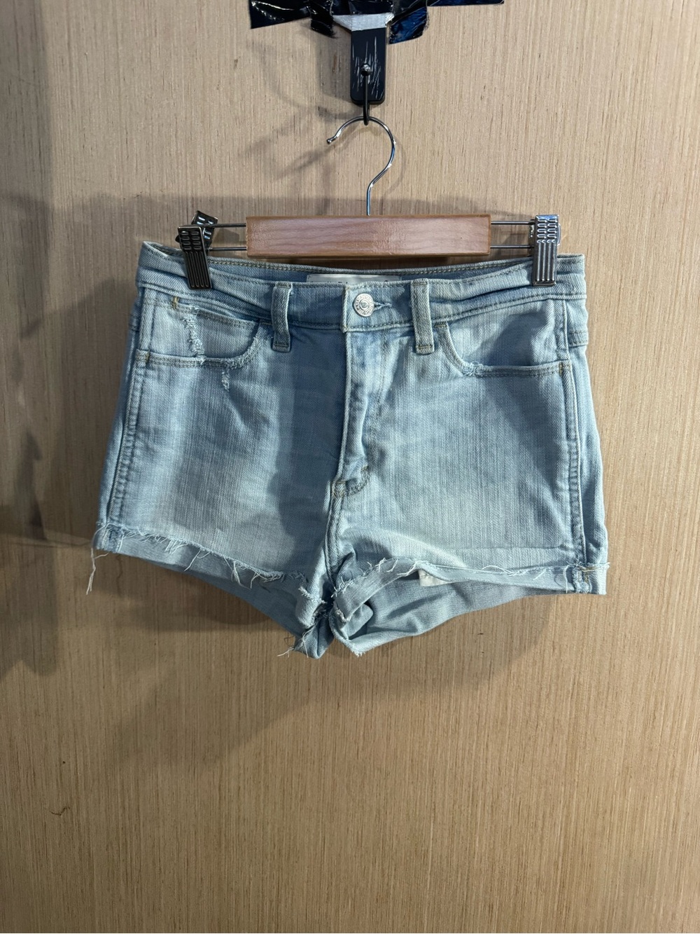 Women’s Abercrombie & Fitch Light Wash High Rise Denim Shorts Size 0